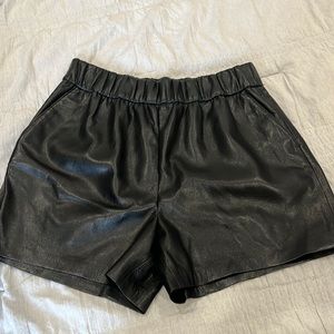 Anine Bing Leather (vegan) shorts. Black Size S